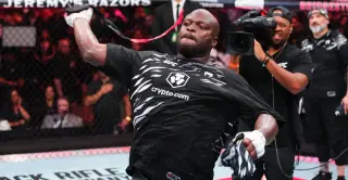 Lewis Aims to Shine for Trump in UFC White House Showdown