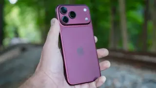 Apple Confirms Free Replacements for iPhone 18 Pro Max Units Losing AT&T Service