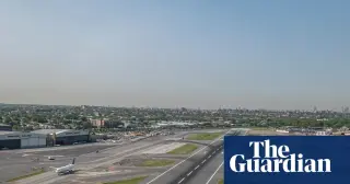 Sinkhole Closes LaGuardia Runway as Crews Probe Cause