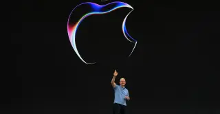 Apple Chief Tim Cook Steps Down as John Ternus Takes the Helm