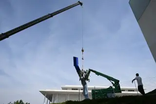 Blue sculpture purchased by Rubenstein to join NGA Sculpture Garden