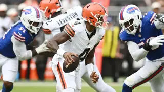 Watson’s Booed Return Forces Browns Into Start-or-Cut Dilemma