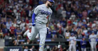 Pages' Seventh-Inning Hit and Bullpen Shutout Send Dodgers to NLCS
