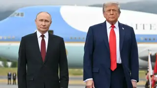 Trump’s Waiver of Graham Act Sanctions Sparks Bipartisan Outrage and Zelenskyy’s Condemnation