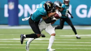 Jaguars steal London thriller with last-second kick as Eagles collapse