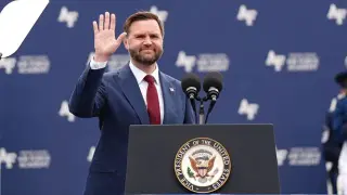 Vance’s Bold Claim Sparks Roaring Boos at Campaign Stop