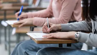 Global dip in 15-year-olds' maths and reading; test yourself with PISA sample questions