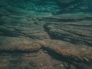 Dark Oxygen in the Deep: Pacific Seafloor Nodules Spark Scientific Debate