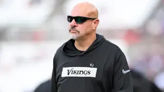 Cowboys bring retired coach Mike Pettine out of retirement to aid struggling defense