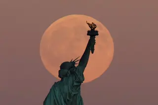 Strawberry Moon 2026: Global moonrise times and hemisphere viewing tips