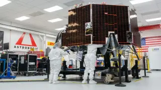 Griffin-1 readies for NASA Moon Base: a multi-payload late-2026 lunar touchdown