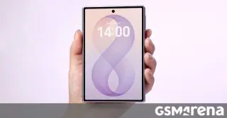 Korean shoppers opt for cheaper Galaxy Z Fold8 as iPhone Duo looms
