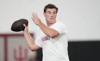 Rookie Mendoza Impresses Raiders OC, Raising Early QB Buzz