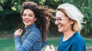 Brisk walking in seniors linked to lower dementia risk, study finds