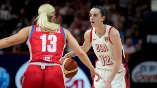 Lawson sticks with veterans as Clark sits on the bench for USA’s World Cup knockout