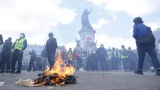 NFL Paris Game Proceeds Amid Riots as Security Protocols Intensify