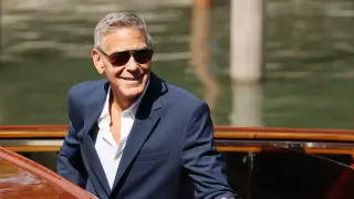George Clooney Sticks to His Signature Red-Carpet Formula