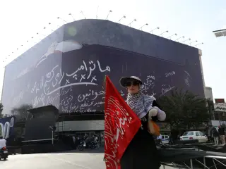 U.S. hits Iran again as Tehran vows wider Gulf retaliation