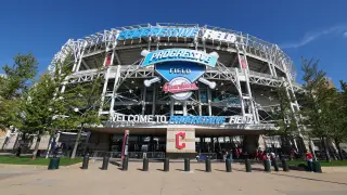 Rain and High Winds Force MLB to Delay ALCS Game 4 Start in Cleveland