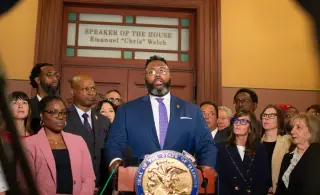 Illinois House advances sweeping megaprojects bill as Bears push for tweaks