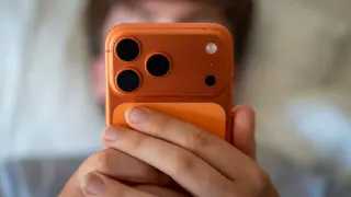 iOS 27 Brings Siri AI in Beta, Smarter Tools Across Photos and Safari