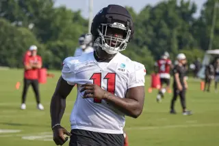 Falcons Lose 2025 No. 15 Pick to Season-Ending ACL Tear, Shaking Up the Pass Rush