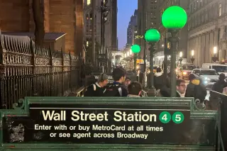 US Futures Mixed as Brent Oil Holds Above $105 Amid Inflation Fears
