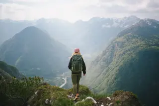 New Study Links Regular Forest Hiking to Reduced Inflammation and Improved Immune Function in Seniors
