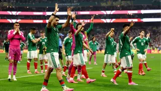 England survive thunderstorm-delayed Round of 16 clash to beat Mexico 3-2