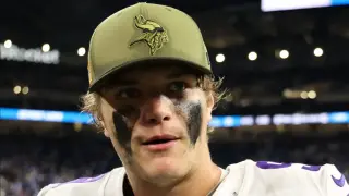 Murray Forges Ahead in Vikings QB Battle Over McCarthy
