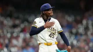 Uribe's DX Chop Draws Fire from Brewers Manager