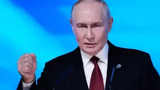 Putin vows total arsenal response to Kaliningrad threats amid NATO drills