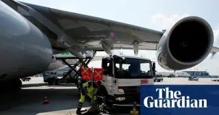 Fuel crunch won't shield airlines from EU passenger-compensation rules