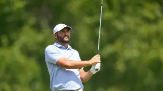 Scheffler Favored to Defend BMW Title as Playoffs Bubble Players Face High Stakes