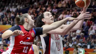 Stewart leads USA past Czechia to book World Cup knockout berth