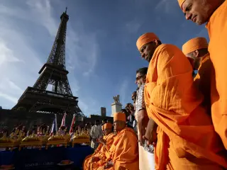 Paris reels after Eiffel Tower closure over women sidelined for BAPS visit