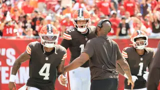 Browns edge Buccaneers after storm delay, 23-19