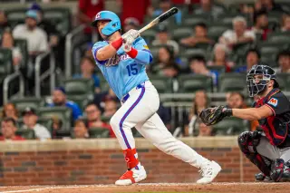 Braves release Kyle Farmer as Yastrzemski returns to anchor outfield
