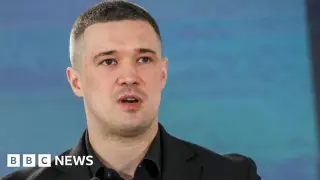 Ukraine soldiers protest after Zelensky sacks reformist defence minister