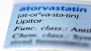 Stopping Statins at 75: French Trial Suggests Possible Safety for Healthy Seniors