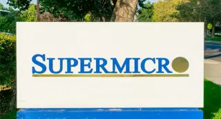 SMCI Stock Climbs on Strong Guidance Amid Governance Concerns