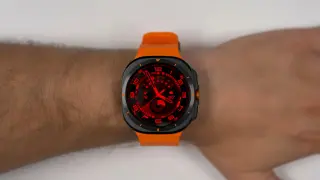 Red Glow Explained: Night Mode Makes Your Galaxy Watch Ultra Readable in the Dark