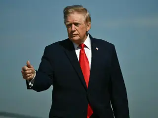 Trump Blames Houthis for Oil Price Hikes Ahead of Midterms as Saudi Airports Suffer Deadly Strikes