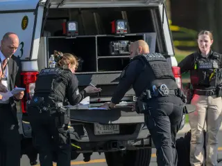 Secret Service Fires on Gunman Near White House, Wounding Suspect and Triggering Lockdown