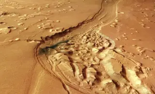 Mars Express Delivers Ultra-High-Res View of a 1,300-km Martian Flood Channel