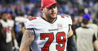 Lions bolster O-line depth with Elijah Klein on practice squad