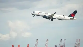 Canadian Air Captain Accused of Faking Licenses, Flew 17 Years Without Proper Credential