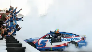 Bristol Bass Pro Night Race: Hamlin, Larson and Elliott Headline Expert Picks