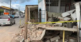 Panama hit by 7.7 and 6.6 magnitude earthquakes, causing structural damage but no confirmed deaths