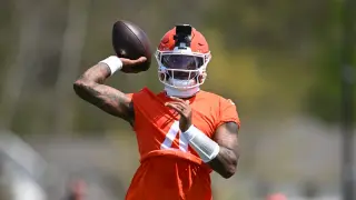 Watson Emerges as Browns' Week 1 QB Favorite After Minicamp